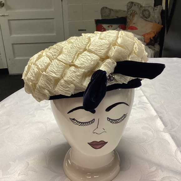 VINTAGE HAT SIBLEYS LINDSEY & CURR. ROCHESTER NY. RARE ONE